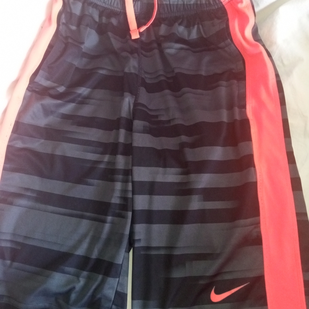 Nike / Shorts